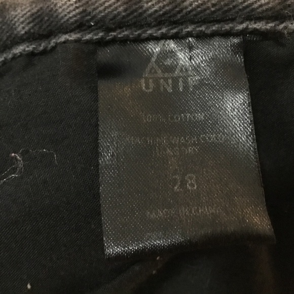 UNIF High Rise Faded Clack Cut Off Denim Shorts - Picture 9 of 9